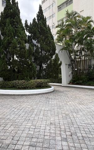 Apartamento à venda com 360m², 3 quartos e 2 vagas Apartamento à venda com 360m², 3 quartos e 2 vagasEntrada