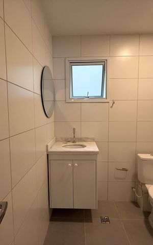 Studio para alugar com 49m², 1 quarto e sem vaga Studio para alugar com 49m², 1 quarto e sem vagaBanheiro social