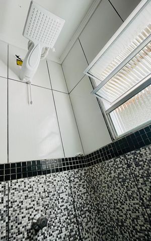 Casa de condomínio para alugar com 150m², 2 quartos e 2 vagasBanheiro