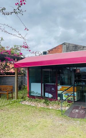 Casa de condomínio para alugar com 150m², 2 quartos e 2 vagasMini mercado