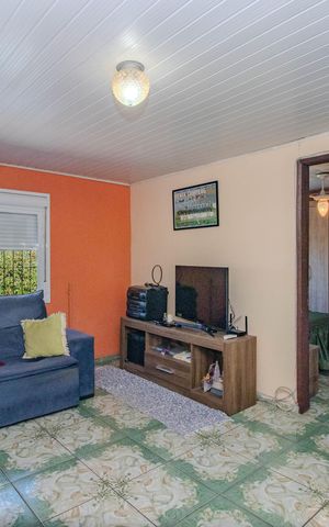 Casa à venda com 150m², 2 quartos e 2 vagas Casa à venda com 150m², 2 quartos e 2 vagasSala