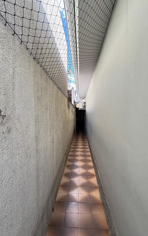 Casa à venda com 200m², 3 quartos e 2 vagas Casa à venda com 200m², 3 quartos e 2 vagasCorredor