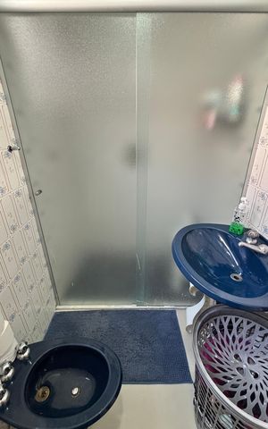 Casa à venda com 200m², 3 quartos e 2 vagas Casa à venda com 200m², 3 quartos e 2 vagasBanheiro