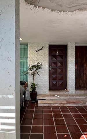 Casa à venda com 200m², 3 quartos e 2 vagas Casa à venda com 200m², 3 quartos e 2 vagasGaragem