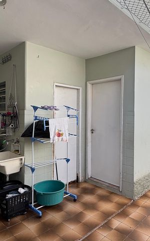 Casa à venda com 200m², 3 quartos e 2 vagas Casa à venda com 200m², 3 quartos e 2 vagasÁrea de Serviço