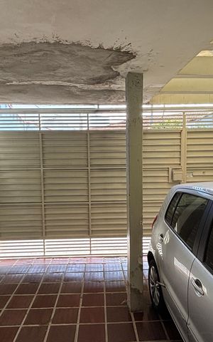 Casa à venda com 200m², 3 quartos e 2 vagas Casa à venda com 200m², 3 quartos e 2 vagasGaragem
