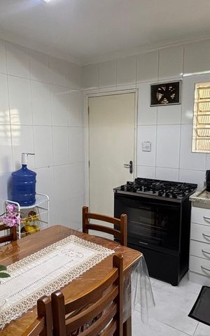 Casa à venda com 200m², 3 quartos e 2 vagas Casa à venda com 200m², 3 quartos e 2 vagasCozinha