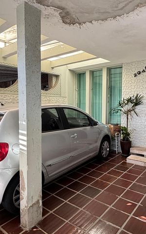 Casa à venda com 200m², 3 quartos e 2 vagas Casa à venda com 200m², 3 quartos e 2 vagasGaragem