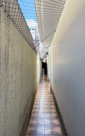Casa à venda com 200m², 3 quartos e 2 vagas Casa à venda com 200m², 3 quartos e 2 vagasCorredor - Quintal