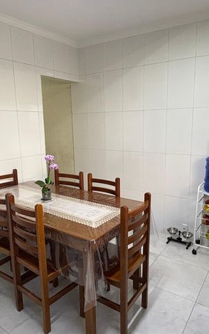 Casa à venda com 200m², 3 quartos e 2 vagas Casa à venda com 200m², 3 quartos e 2 vagasCozinha