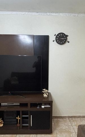 Casa à venda com 200m², 3 quartos e 2 vagas Casa à venda com 200m², 3 quartos e 2 vagasSala