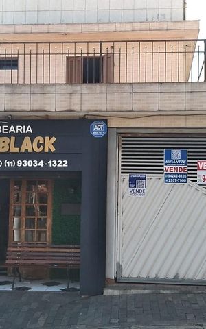 Casa à venda com 251m², 5 quartos e 1 vaga Casa à venda com 251m², 5 quartos e 1 vagaFachada