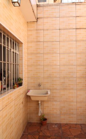 Casa à venda com 251m², 5 quartos e 1 vagaÁrea de Serviço