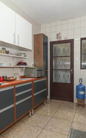 Apartamento à venda com 130m², 3 quartos e sem vagaCozinha
