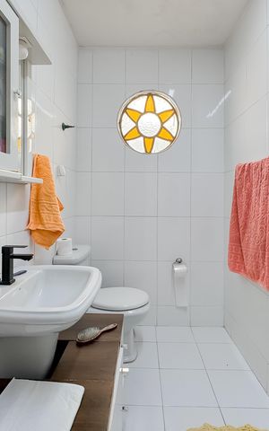Casa à venda com 200m², 4 quartos e 2 vagas Casa à venda com 200m², 4 quartos e 2 vagasBanheiro da Suíte 1