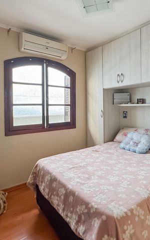 Casa à venda com 200m², 4 quartos e 2 vagas Casa à venda com 200m², 4 quartos e 2 vagasQuarto 1