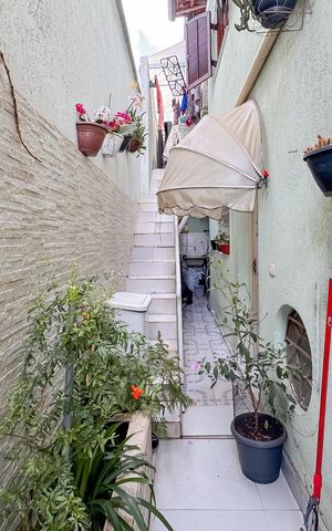Casa à venda com 200m², 4 quartos e 2 vagas Casa à venda com 200m², 4 quartos e 2 vagasÁrea de Serviço