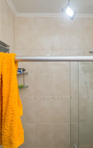 Casa à venda com 200m², 4 quartos e 2 vagas Casa à venda com 200m², 4 quartos e 2 vagasBanheiro da Suíte 2