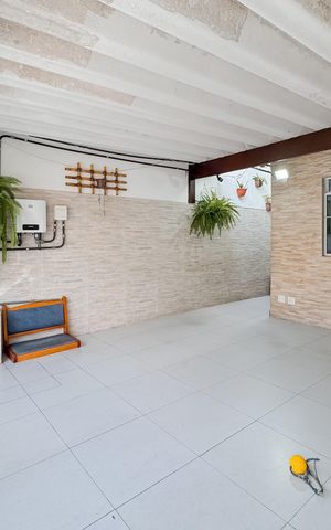 Casa à venda com 200m², 4 quartos e 2 vagas Casa à venda com 200m², 4 quartos e 2 vagasGaragem