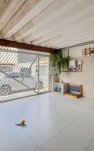 Casa à venda com 200m², 4 quartos e 2 vagas Casa à venda com 200m², 4 quartos e 2 vagasGaragem
