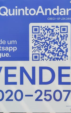 Casa à venda com 200m², 4 quartos e 2 vagas Casa à venda com 200m², 4 quartos e 2 vagasPlaquinha