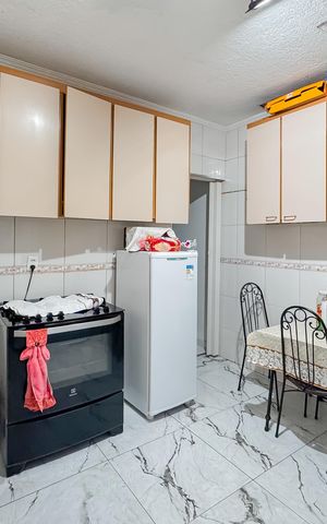 Casa à venda com 200m², 4 quartos e 2 vagas Casa à venda com 200m², 4 quartos e 2 vagasCozinha