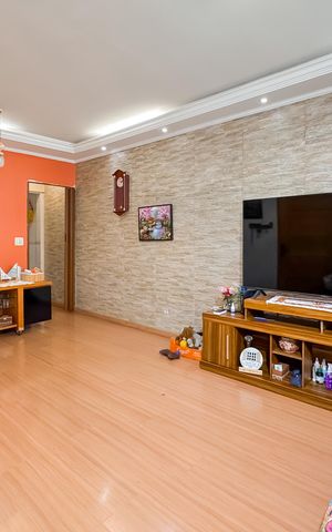 Casa à venda com 200m², 4 quartos e 2 vagas Casa à venda com 200m², 4 quartos e 2 vagasSala
