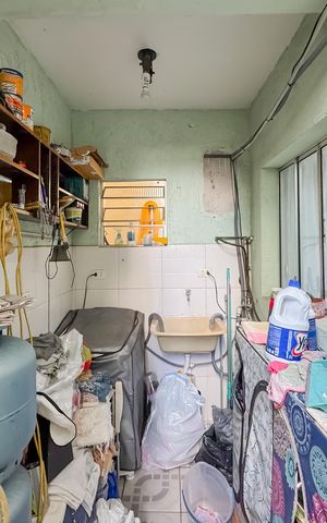 Casa à venda com 200m², 4 quartos e 2 vagas Casa à venda com 200m², 4 quartos e 2 vagasÁrea de Serviço