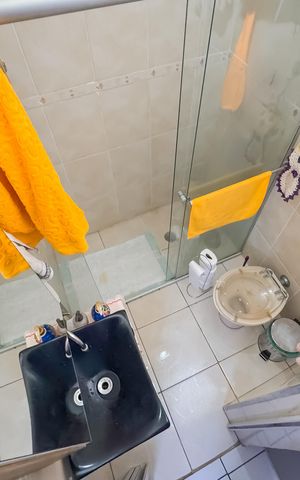 Casa à venda com 200m², 4 quartos e 2 vagas Casa à venda com 200m², 4 quartos e 2 vagasBanheiro da Suíte 2