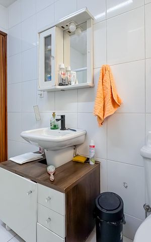Casa à venda com 200m², 4 quartos e 2 vagas Casa à venda com 200m², 4 quartos e 2 vagasBanheiro da Suíte 1
