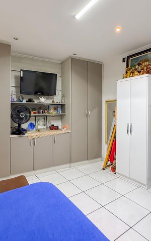 Casa à venda com 200m², 4 quartos e 2 vagas Casa à venda com 200m², 4 quartos e 2 vagasSuíte 2