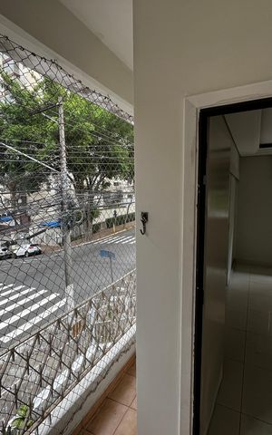 Casa à venda com 198m², 2 quartos e 4 vagas Casa à venda com 198m², 2 quartos e 4 vagasQuarto 2 varanda
