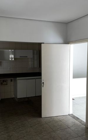 Casa à venda com 198m², 2 quartos e 4 vagas Casa à venda com 198m², 2 quartos e 4 vagasCopa