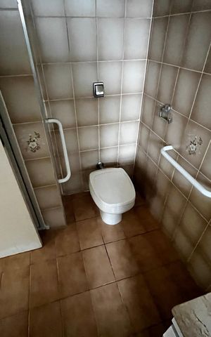 Casa à venda com 198m², 2 quartos e 4 vagas Casa à venda com 198m², 2 quartos e 4 vagasBanheiro