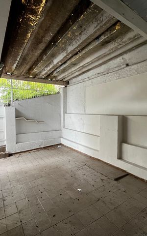 Casa à venda com 198m², 2 quartos e 4 vagas Casa à venda com 198m², 2 quartos e 4 vagasQuintal