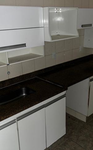 Casa à venda com 198m², 2 quartos e 4 vagas Casa à venda com 198m², 2 quartos e 4 vagasCozinha