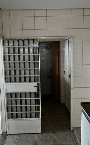 Casa à venda com 198m², 2 quartos e 4 vagas Casa à venda com 198m², 2 quartos e 4 vagasCozinha