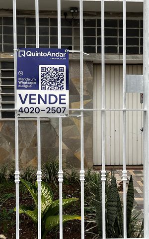Casa à venda com 198m², 2 quartos e 4 vagas Casa à venda com 198m², 2 quartos e 4 vagasPlaca