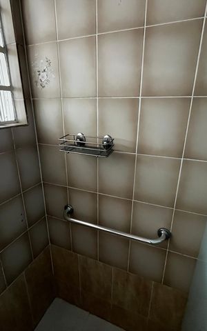 Casa à venda com 198m², 2 quartos e 4 vagas Casa à venda com 198m², 2 quartos e 4 vagasBanheiro