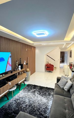 Casa para alugar com 200m², 3 quartos e 6 vagas Casa para alugar com 200m², 3 quartos e 6 vagasSala