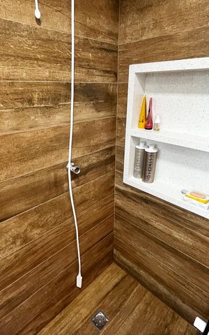 Casa para alugar com 200m², 3 quartos e 6 vagas Casa para alugar com 200m², 3 quartos e 6 vagasBanheiro da Suíte 3