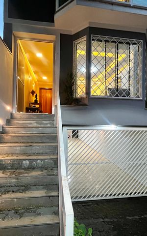 Casa para alugar com 200m², 3 quartos e 6 vagas Casa para alugar com 200m², 3 quartos e 6 vagasFachada