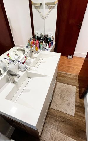 Casa para alugar com 200m², 3 quartos e 6 vagas Casa para alugar com 200m², 3 quartos e 6 vagasBanheiro da Suíte 1