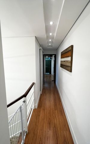 Casa para alugar com 200m², 3 quartos e 6 vagas Casa para alugar com 200m², 3 quartos e 6 vagasCorredor