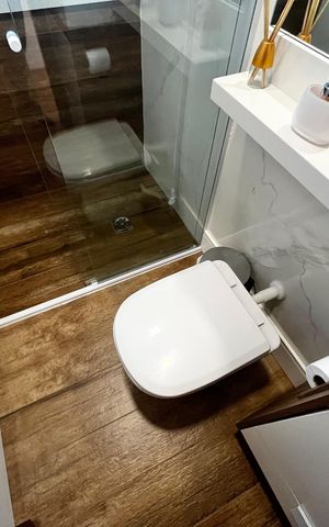 Casa para alugar com 200m², 3 quartos e 6 vagas Casa para alugar com 200m², 3 quartos e 6 vagasBanheiro