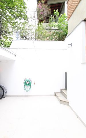 Casa de condomínio para alugar com 450m², 4 quartos e 6 vagasÁrea Externa