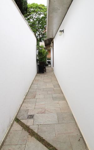 Casa de condomínio para alugar com 450m², 4 quartos e 6 vagasÁrea Externa