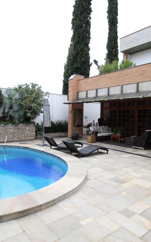 Casa de condomínio para alugar com 450m², 4 quartos e 6 vagasÁrea Externa