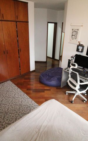 Casa de condomínio para alugar com 450m², 4 quartos e 6 vagasSuíte 3