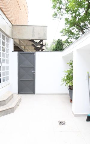 Casa de condomínio para alugar com 450m², 4 quartos e 6 vagasÁrea Externa
